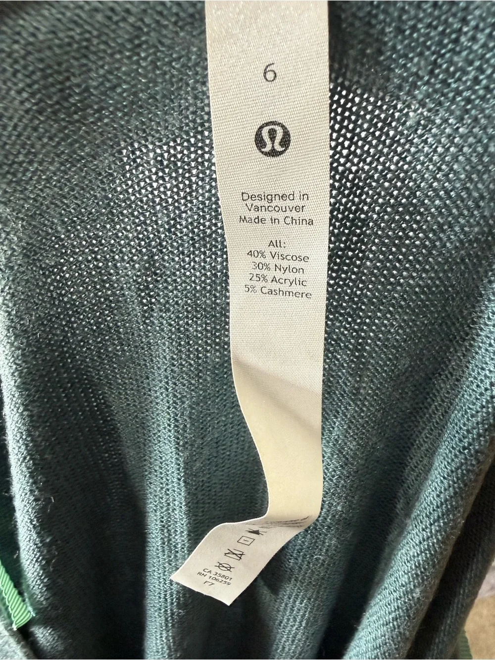 Lululemon cashlu v neck sweater size 6